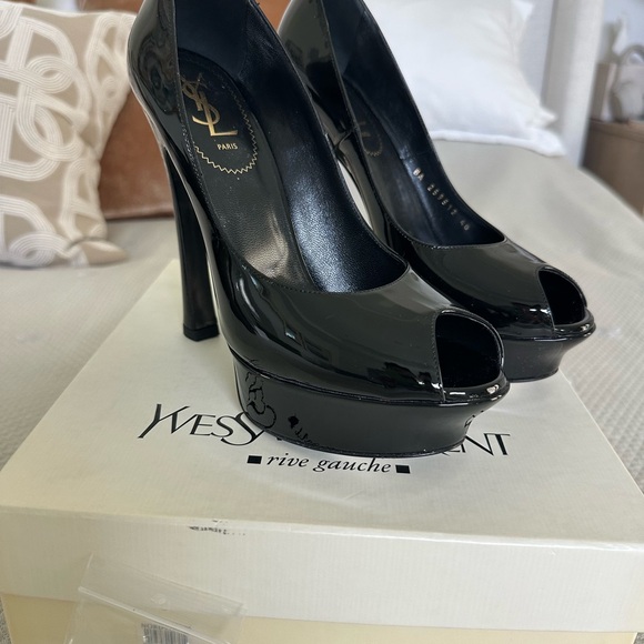 Yves Saint Laurent Palais 105 Open Toe Pumps in Black patent leather, IT 40 - Picture 1 of 8